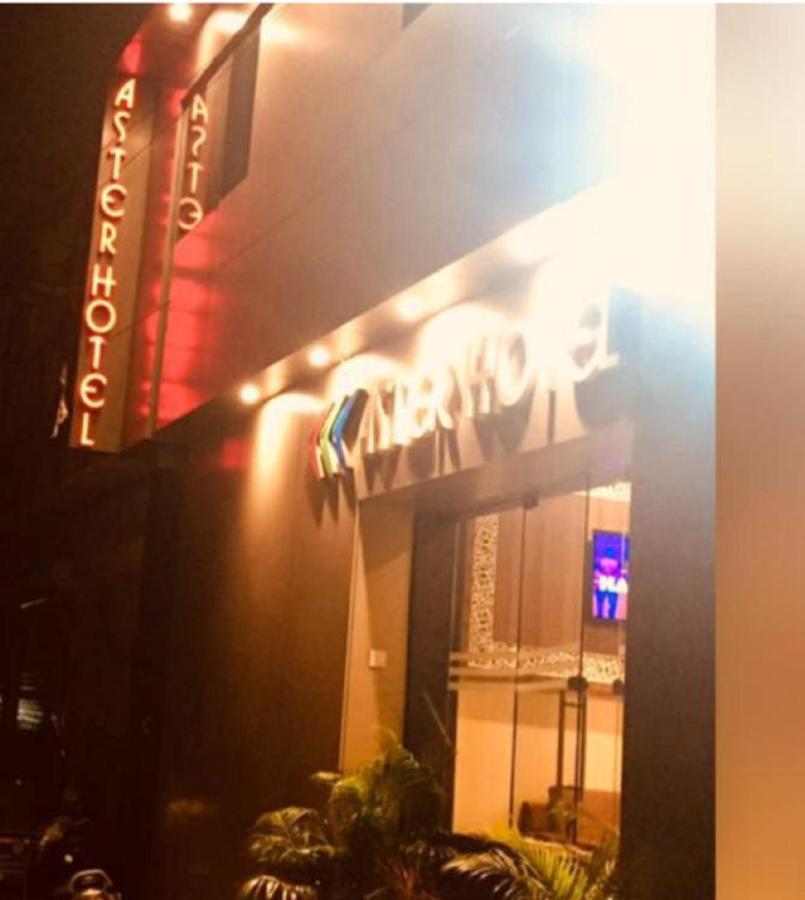 Aster Hotel Near Mumbai Airport Exterior foto