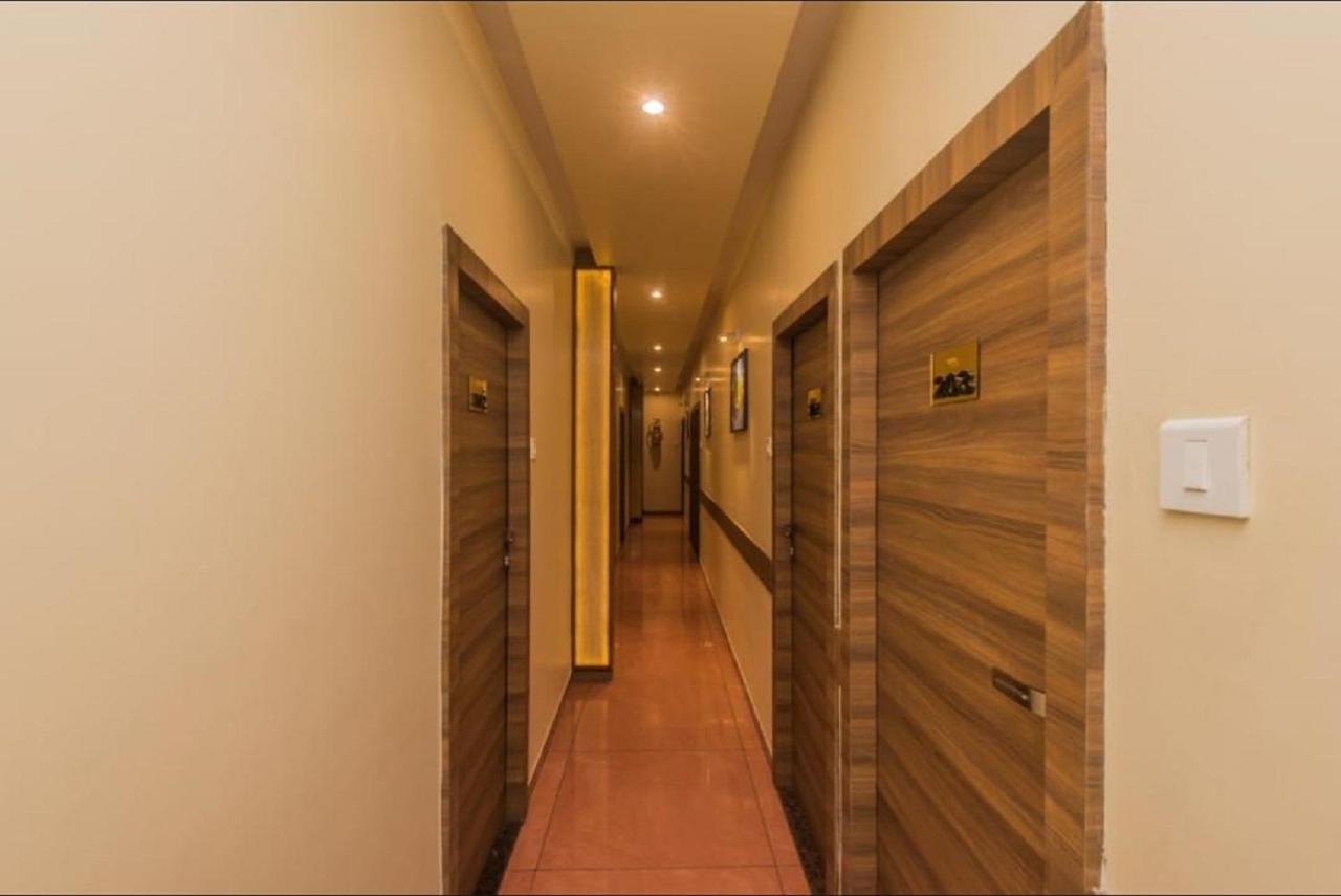 Aster Hotel Near Mumbai Airport Exterior foto