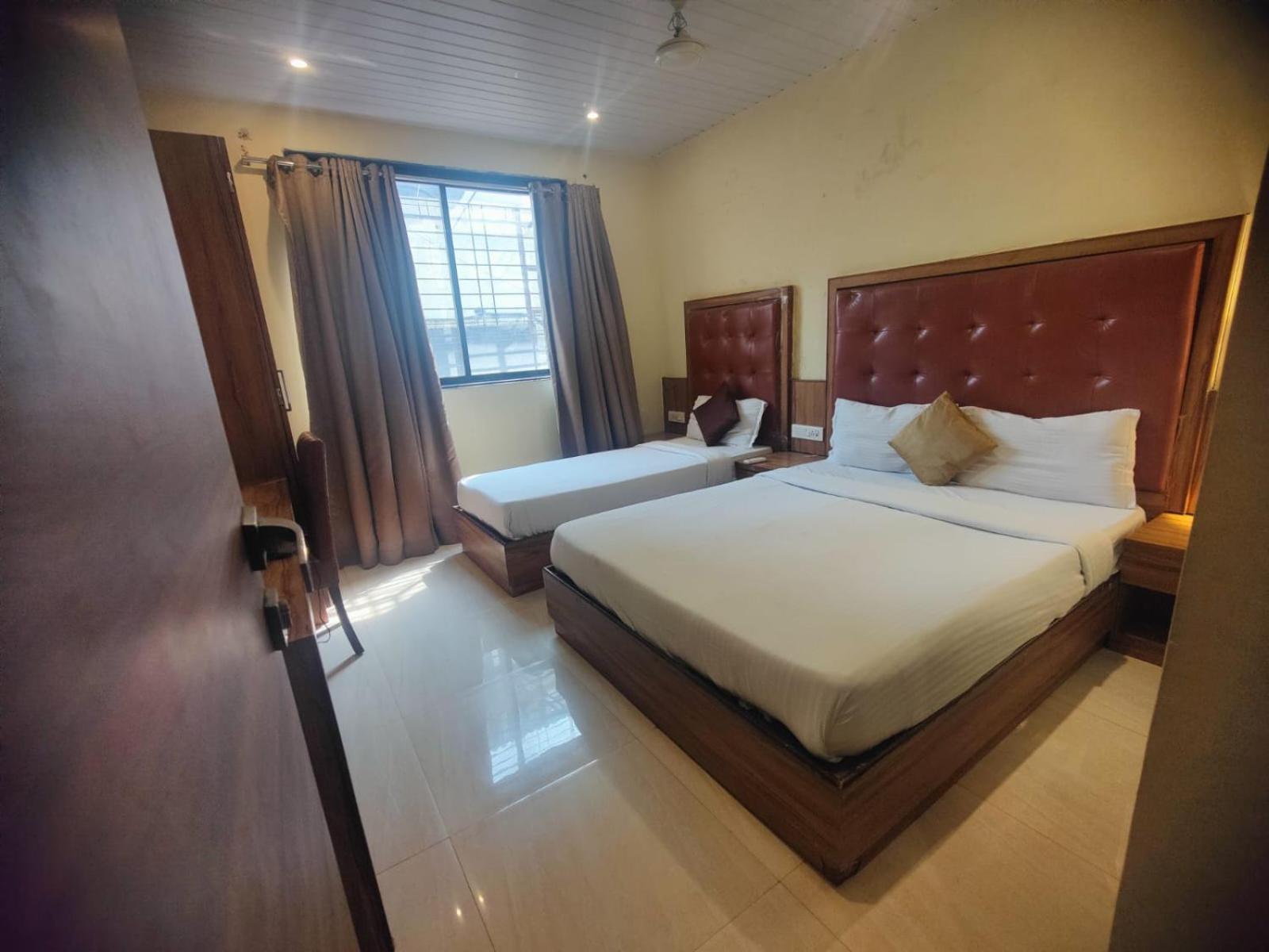 Aster Hotel Near Mumbai Airport Exterior foto