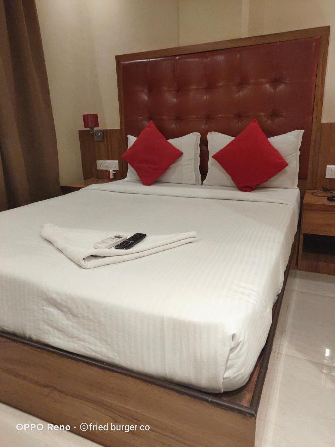 Aster Hotel Near Mumbai Airport Exterior foto