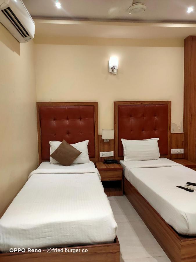 Aster Hotel Near Mumbai Airport Exterior foto